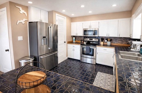 South Padre Island House | NEW! * Large Home Near Bay to Fish * New Pool