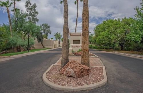 Biltmore Courts Condo | New listing. Walk to Arizona Biltmore Resort and Spa.