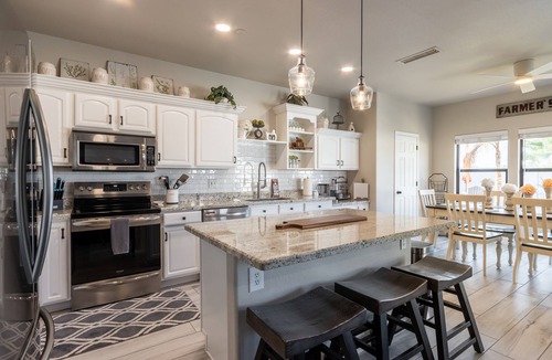 Alta Vista Estates House | New pool Remodel sleeps up to 14