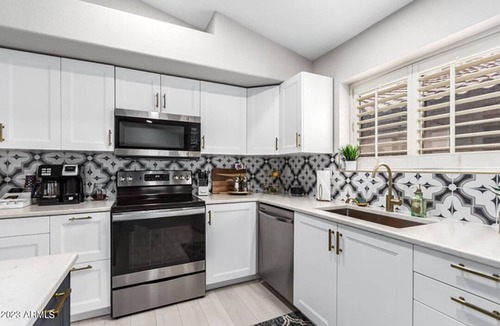 Arrowhead Shores House | New Remodel minutes from Lake, Sports and Arrowhead Ranch