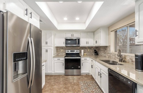 Dobson Ranch House | NEW! Remodeled & Fresh - Community Amenities Included! 30-Night Min Stay