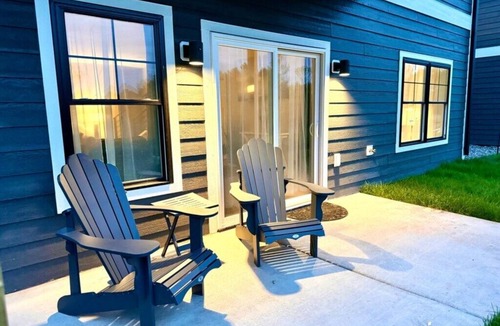 Riverside House | New Shoreline Home | Waterfront | Sauna | Views | Dogs | Trail Access