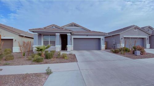 Laveen Village House | NEW Spacious 4-bedroom house in charming Phoenix with WiFi, AC