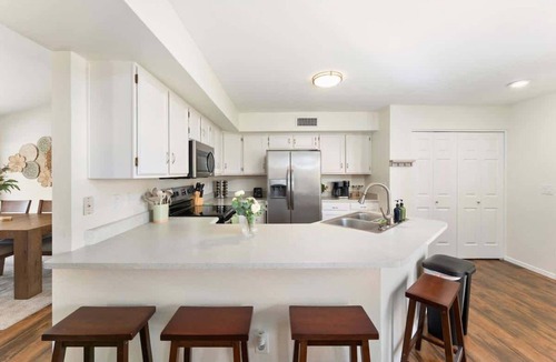 Glendale House | *NEW* Stadium Pool Retreat! Heated Pool Spa Games!