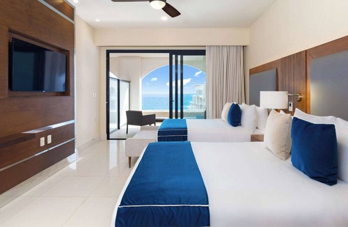 San Jose del Cabo Resort | New Year on the beach in luxurious 2 bedroom suite in Cabo San Lucas