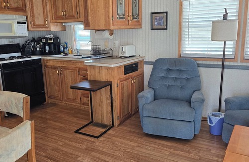 Donna House | Nice 1-bedroom house in 55+ resort