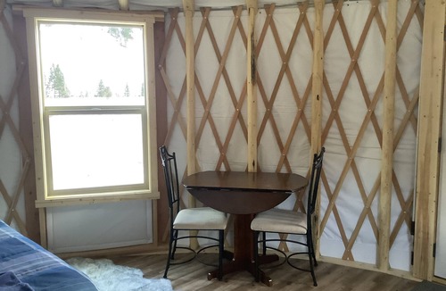 Drummond Cabin | Nice 1-bedroom off grid yurt no Wi-Fi yurt 22 miles up Rock creek.