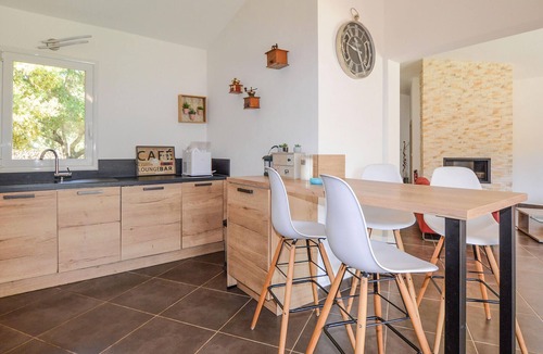 Bonifacio House | Nice home in Bonifacio