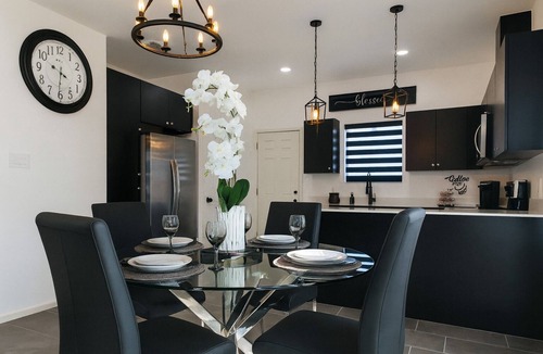 Edinburg Apartment | Noir: Stylish 3BR w'TV's All Rooms +Workspace & Yard