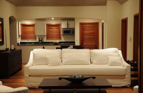 Freetown Apartment | Nonsuch Bay Apt by pool-stuning views - 2 min to Beach -Hi spec A/C in all rooms