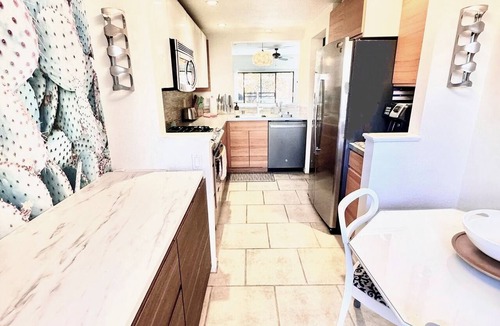 Palm Springs Condo | OASIS RESORT Remodeled Condo has 2 King suites, pools, tennis, pickleball & more