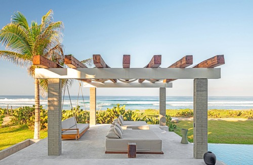Brisas de Zicatela Villa | Oaxaca Beachfront Luxury Villa for 12: Niku House
