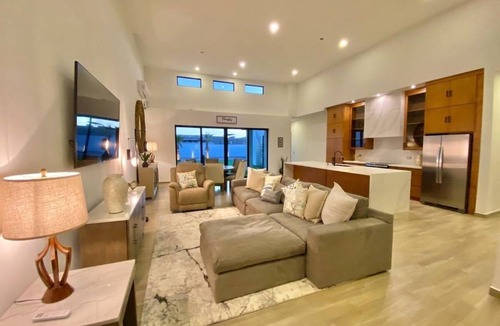 La Choya House | Ocean Breeze Home for 16 guests!