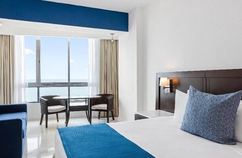 Marina Mazatlan Hotel | Ocean-Front 1BR Condo w Pool & Spa in Park Royal Mazatlan
