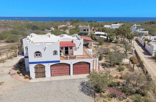 Buenavista House | Ocean & Mountain View Terrace in La Capilla