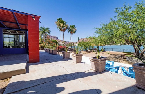 Sector Bahia House | Ocean front casa! Amazing views, jump into the water! Central location w/wifi!
