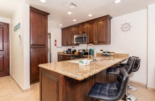 Puerto Penasco Resort | Ocean View 2BR Sleeps 6! Master w/2 Queen Beds. Prime Las Palomas Lobby Access.