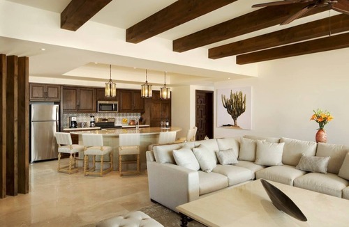 Los Cangrejos II y III House | Ocean View Penthouse in Private Golf Community
