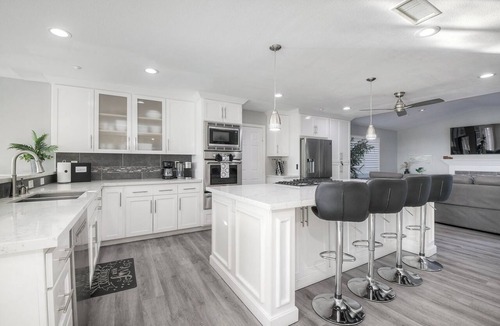 Fire Mountain House | Ocean View Poolside Retreat