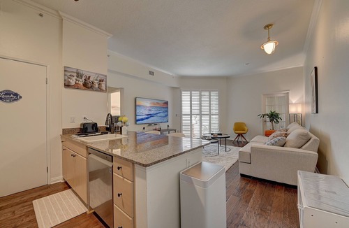 Waterfront Apartment | Ocean View Suite by Convention Ctr & Beach with Free Parking