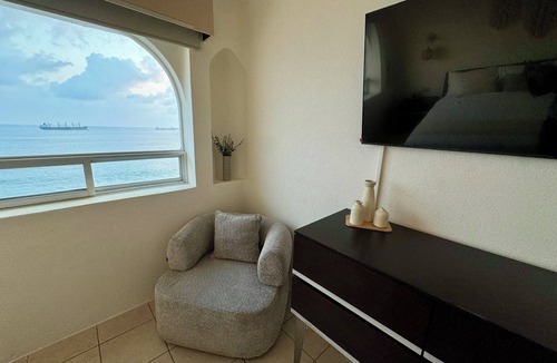 Manzanillo Apartment | Ocean View, Terrace and Swimming Pools