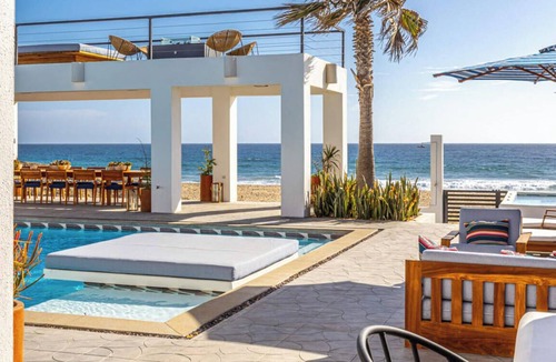 Cerritos Villa | Oceanfront 10 BR Villa with Pool - Jacuzzi - Beach