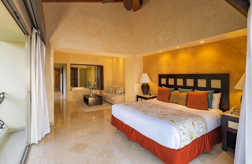 South Shore Hotel Area Resort | Oceanfront 3BR Prime PH 5 Star Garza Blanca Resort Easter/Christmas 2026 & more!