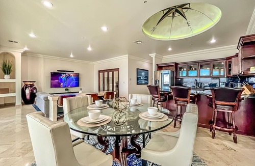 Playa Encantada Condo | Oceanfront-LasOlasCondo-Pools&Jacuzzi-Rosarito