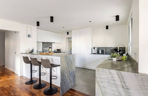 East Mesa House | Oceanfront Luxury, Beach Access, Clear Views, Spa, Steam Shower, Enclosed Yards.