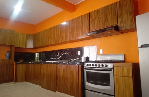 Ixtapa House | Oceanfront Private 7-bedroom house with AC in vibrant Zihuatanejo