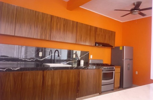 Ixtapa House | Oceanfront Private 7-bedroom house with AC in vibrant Zihuatanejo