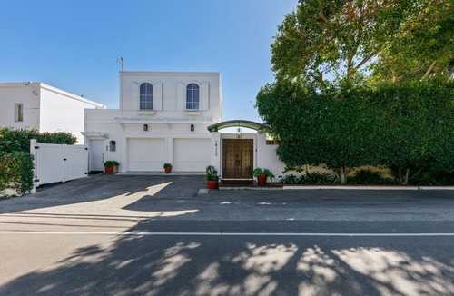Eastern Malibu House | Oceanfront w/Heated Pool & Hot Tub, Parking, AC, Private Beach Access