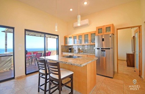 La Ventana Condo | Oceanview Penthouse w/Pool, BBQ, Gym & Playground!