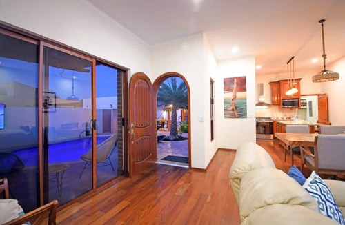 El Manglito House | Oceanview Rooftop, Private Pool, Game Room & Bar