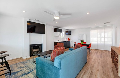 Carlsbad Condo | Oceanviews, Steps to the Sand, Short Walk to the Village! A/C