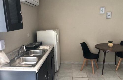 Mazatlan House | Olímpica - Room Plata - 5 Min Malecón