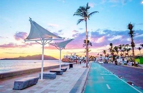 Mazatlan House | Olímpica - Room Plata - 5 Min Malecón
