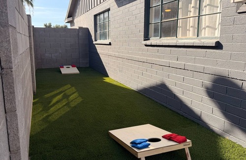 New Papago Parkway House | Old Town Scottsdale Retreat - Private Pool + Putting Green + Office & Outdoor TV