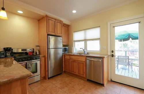 Paso Robles House | Olive with a Twist-Right in the Heart of Paso Robles on the West Side!