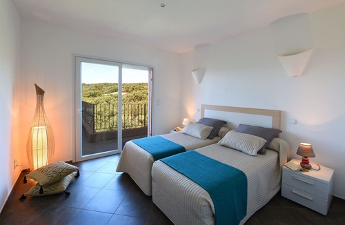 Olmeto Apartment | Olmeto Plage: Large 3-bedroom apartment 200 metres from the sea
