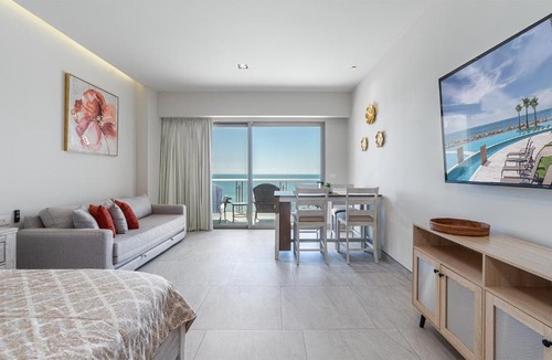 Ferrocarrilera House | One 1203A: Ocean View Haven at Sonoran Star