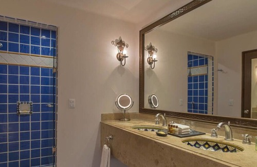 Cabo San Lucas Resort | One bedroom villa with full kitchen. Gorgeous Hacienda del Mar. Reserve now!