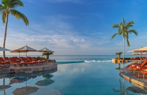 Cabo San Lucas Resort | One bedroom villa with full kitchen. Gorgeous Hacienda del Mar. Reserve now!
