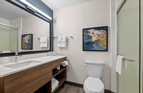 Brownsville Hotel | One Suite w/King Size Bed | Kitchenette | Gym Access | Free Parking