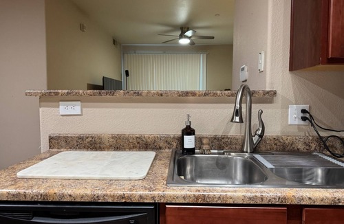 Encanto Condo | Opal Stone-Cozy 1-bedroom condo AC, WiFi full kitchen close to downtown Phoenix
