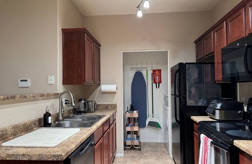 Encanto Condo | Opal Stone-Cozy 1-bedroom condo AC, WiFi full kitchen close to downtown Phoenix