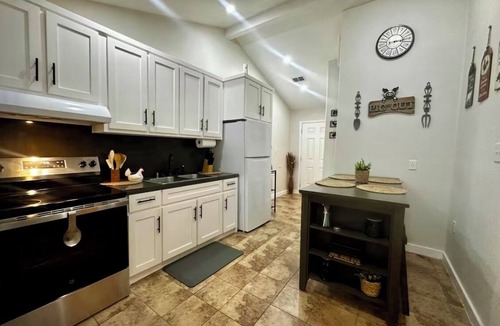 Sebastian Apartment | Orange Grove Duplex: 2 Bedroom -1Bath -Kitchenette