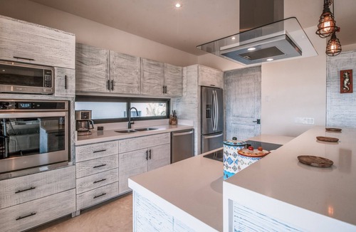 Cerritos Condo | OV7 Casa Loba