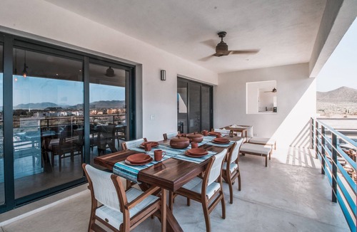 Cerritos Condo | OV7 Casa Loba