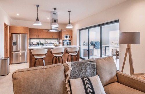 Cerritos Condo | OV8 Casa Luna